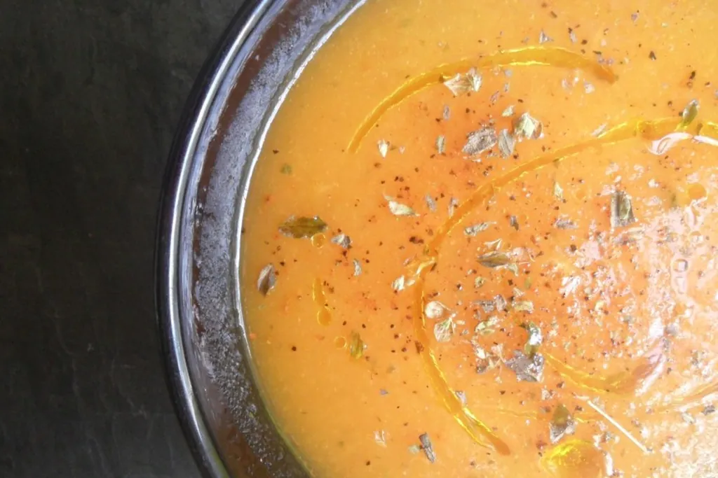 Crema de calabaza y zanahoria(sin gluten, depurativa y con sólo tres ingredientes!!)